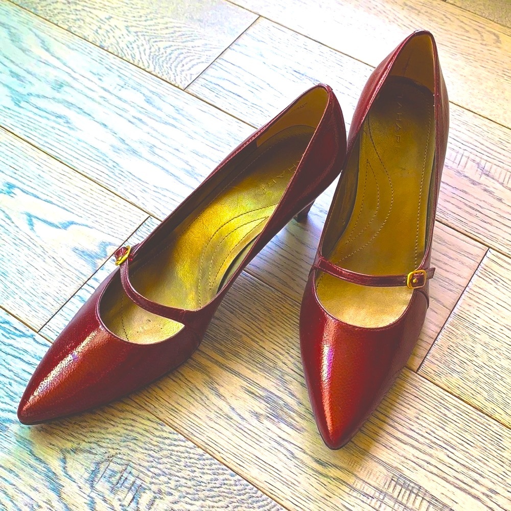 Tahari pumps NWOT